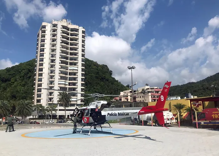 APTO 4 - COND BEIRA MAR, 3 dorm, 2 suítes, Ar-Cond, Wi-Fi, 2 Garagens, Piscina Guarujá